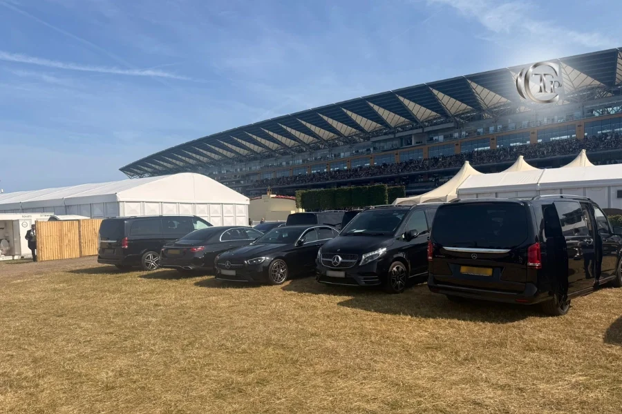 Ο στόλος της CTP με Mercedes V-Class, E-Class και S-Class σταθμευμένος στη VIP ζώνη του Royal Ascot