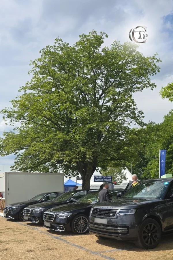 Véhicules Mercedes de luxe prêts pour les transferts VIP au Henley Royal Regatta 2025 avec CTP Limo.